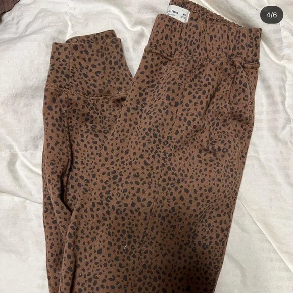 A&F Soft Collection Set - Picture 6 of 6